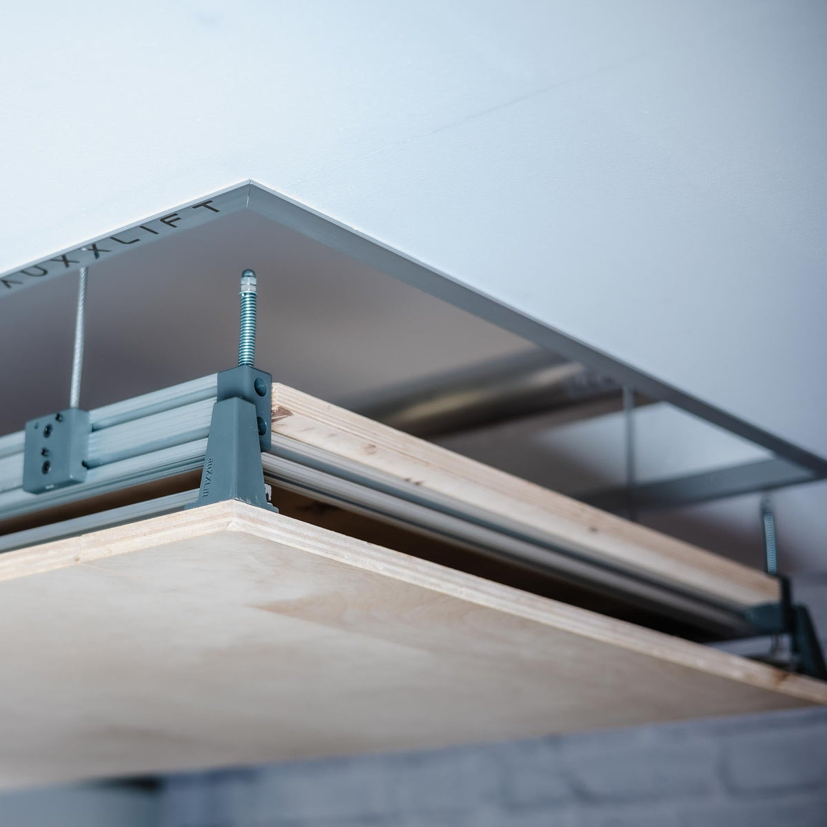 Motorized Attic Lift Platform – 400 lb Capacity